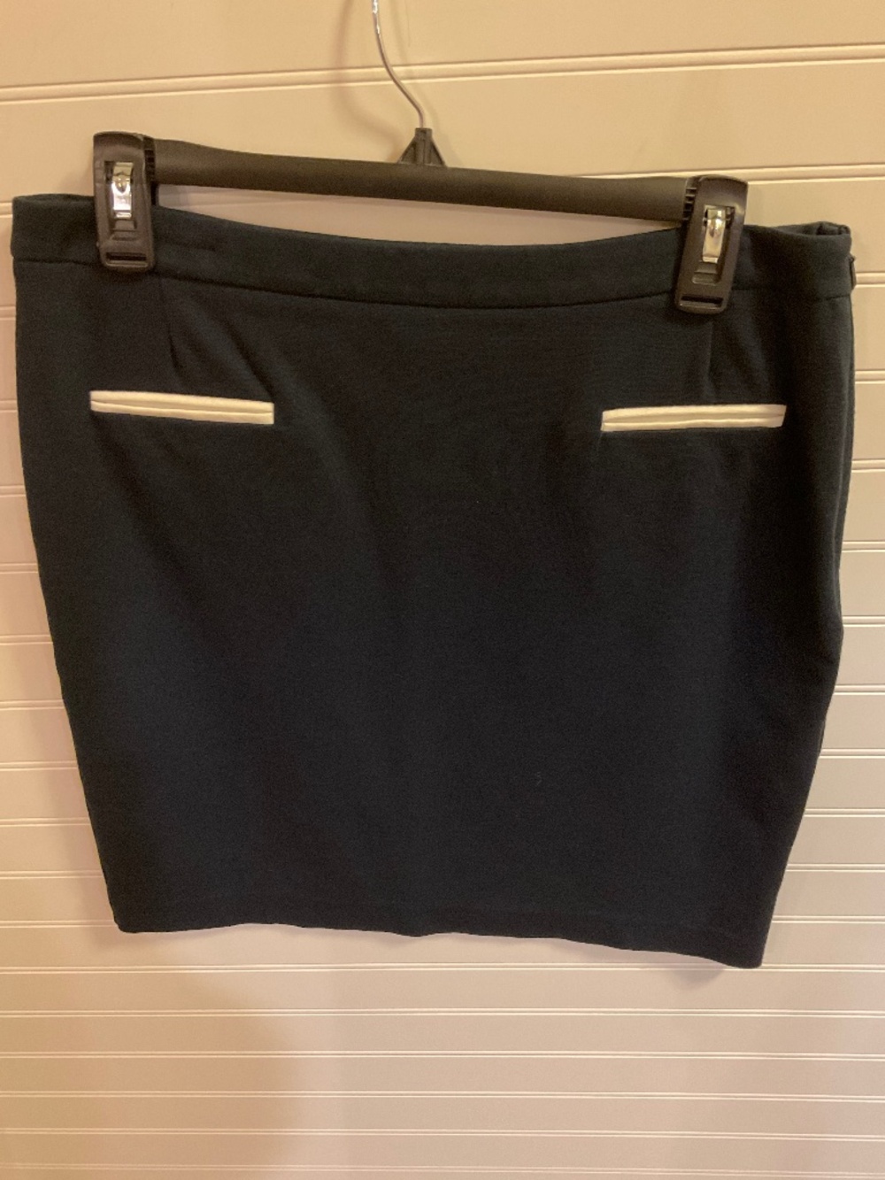 Thailian Navy Blue Knee Length Pencil Skirt Ivory Trim   Pre Owned